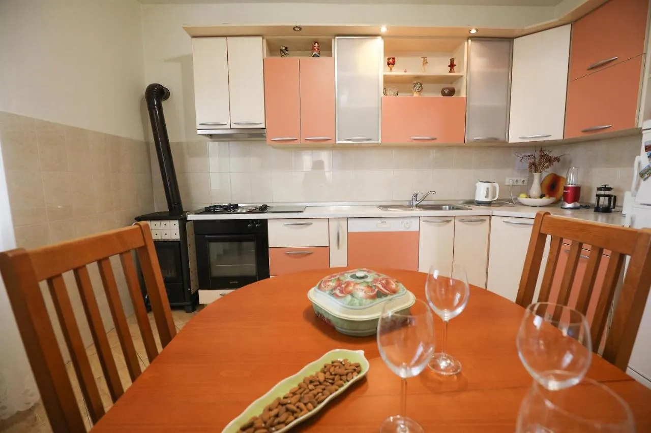 Holiday home Beachfront 5Br Home Victoria Kukljica