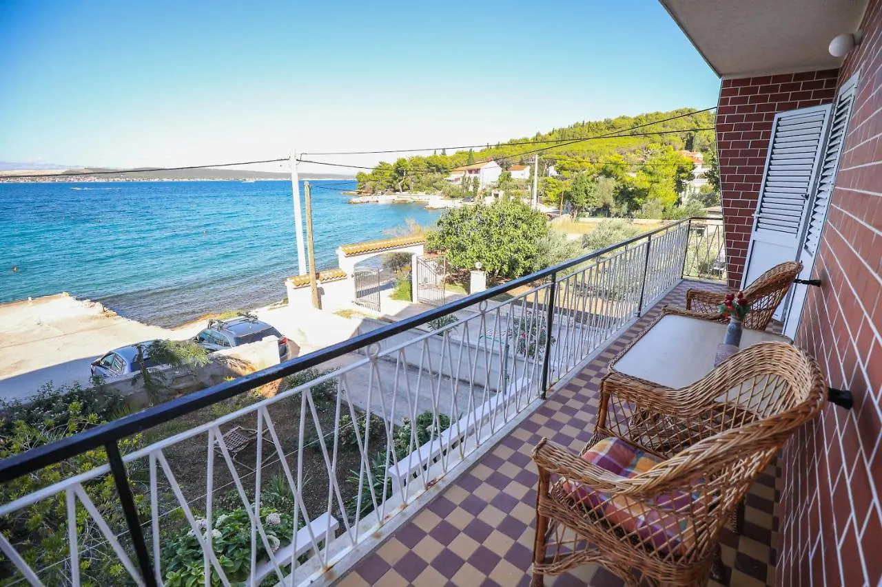 Beachfront 5Br Home Victoria Kukljica 0*,  Croatia