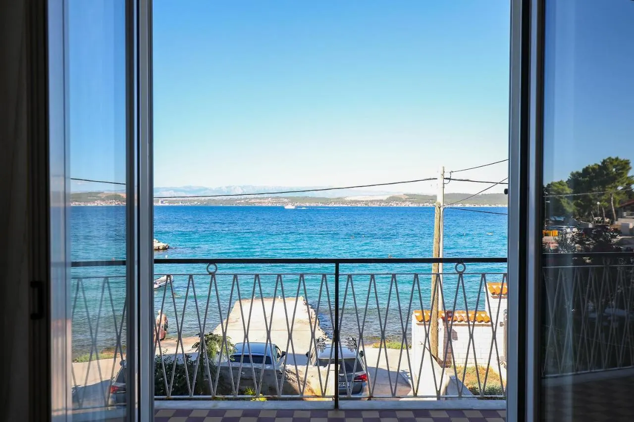 Holiday home Beachfront 5Br Home Victoria Kukljica Croatia