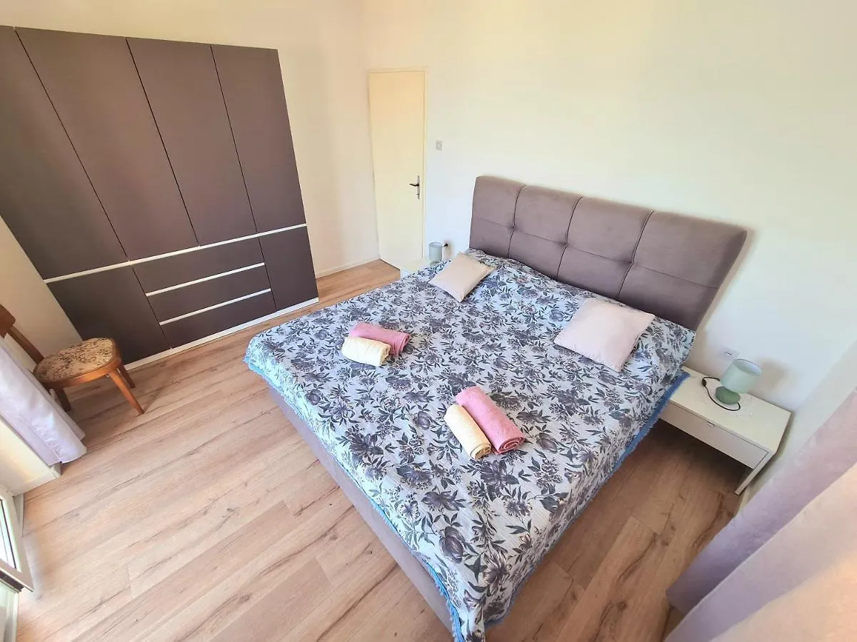 Beachfront 5Br Home Victoria Kukljica Croatia