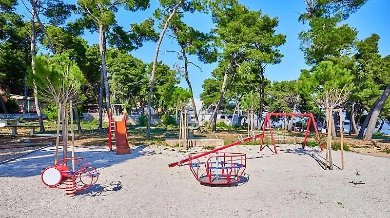 Beachfront 5Br Home Victoria Kukljica Croatia